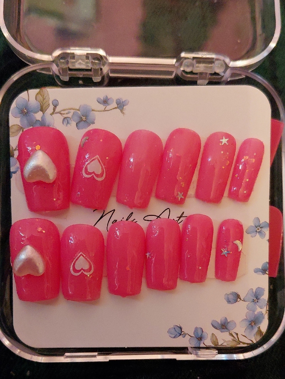 Pink Heart Accent Press-On Nails That Color Change To The Cold Or Warmth